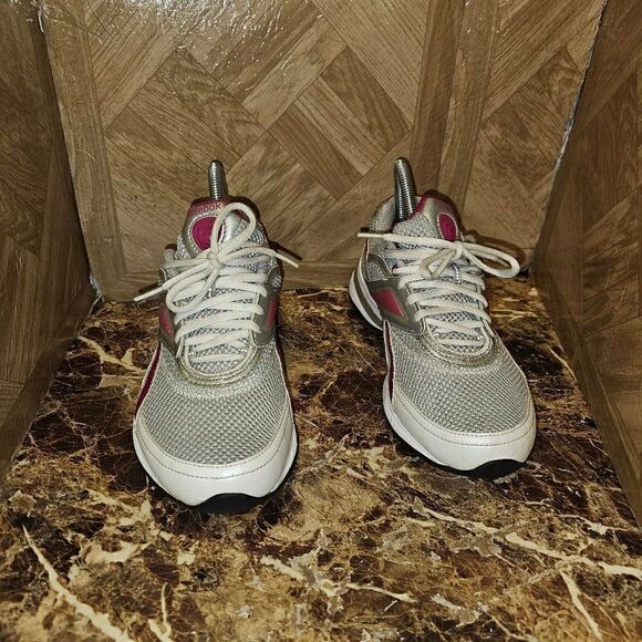 Reebok women's easytone toning walking shoe size 7. 031 - Picture 9 of 10